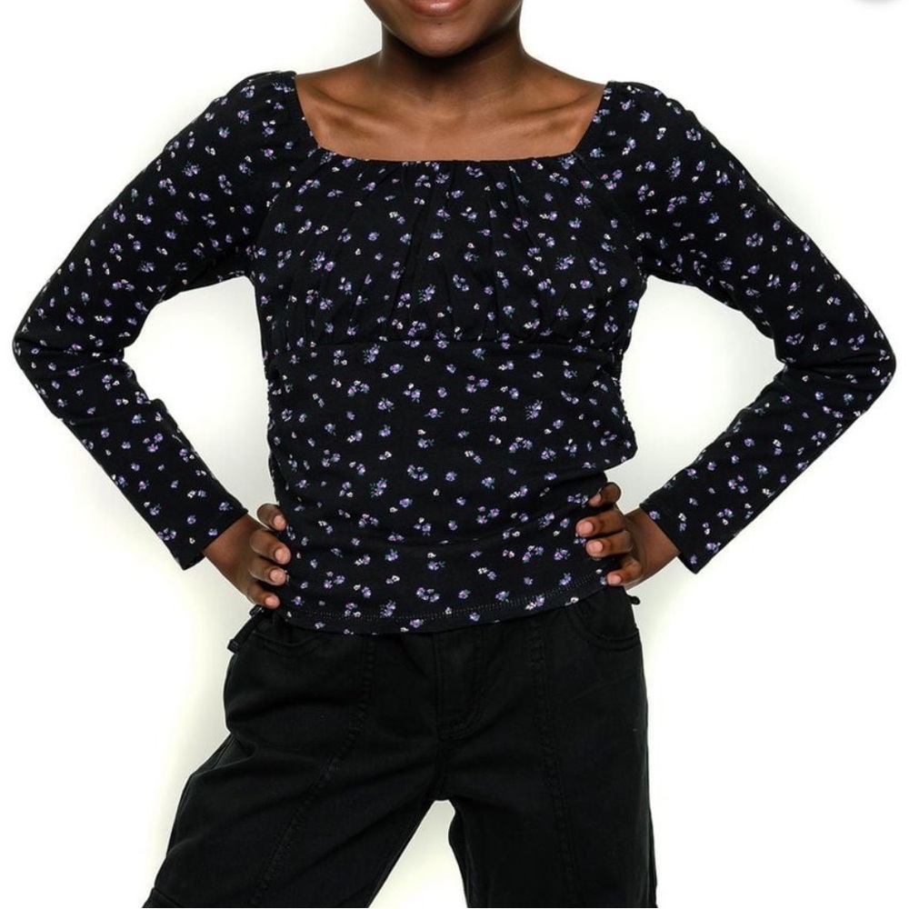NEW 🆕 Justice Long Sleeve Floral cute top